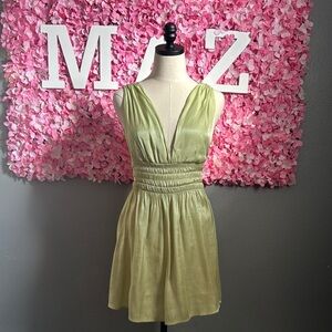 Elegant Green Sleeveless Dress
